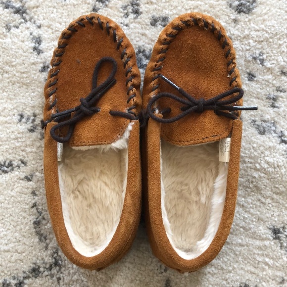 Minnetonka Moc - Picture 1 of 2